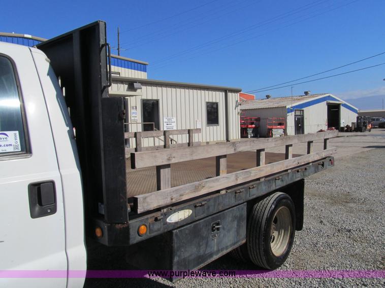 image for item G9566 2004 Ford F450 Super Duty flatbed truck