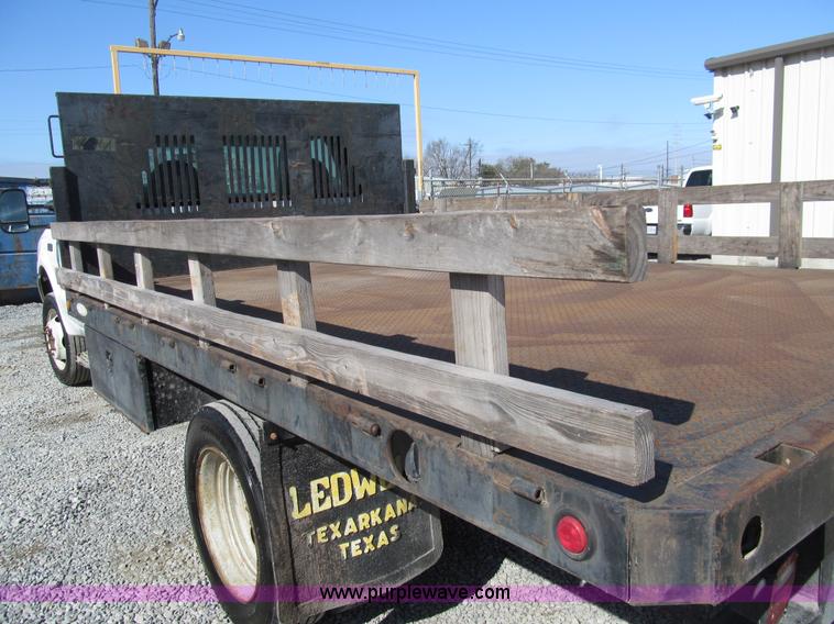 image for item G9566 2004 Ford F450 Super Duty flatbed truck