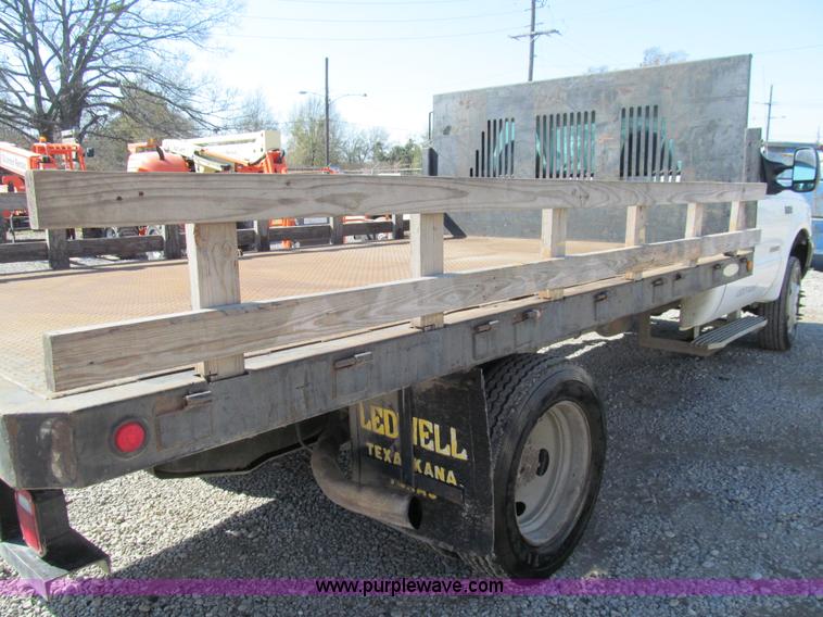 image for item G9566 2004 Ford F450 Super Duty flatbed truck