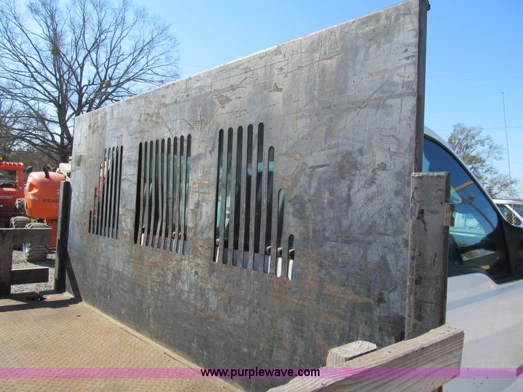 image for item G9566 2004 Ford F450 Super Duty flatbed truck