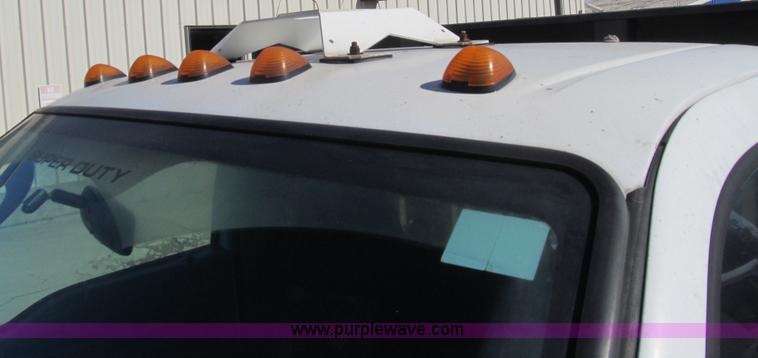 image for item G9566 2004 Ford F450 Super Duty flatbed truck