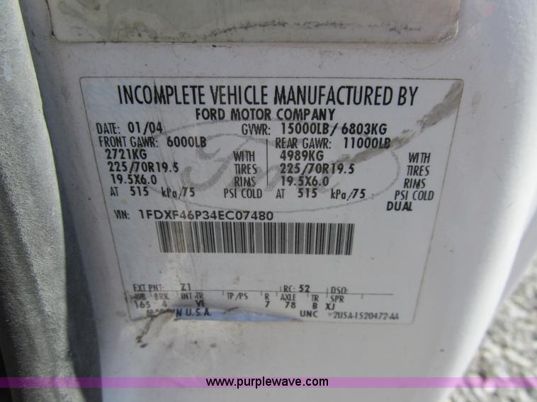 image for item G9566 2004 Ford F450 Super Duty flatbed truck