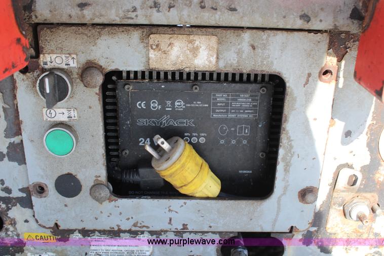 image for item H1339 2006 Skyjack SJ111 3219 electric scissor lift