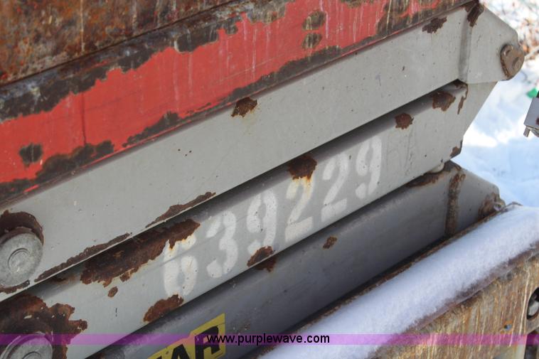 image for item H1340 2006 Skyjack SJ111 3219 electric scissor lift