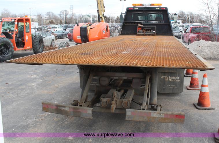 image for item H1377 2007 Freightliner Business Class M2 rollback truck