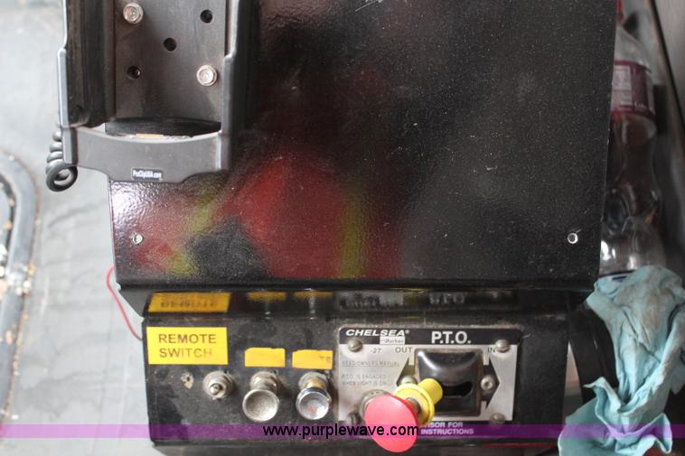 image for item H1377 2007 Freightliner Business Class M2 rollback truck