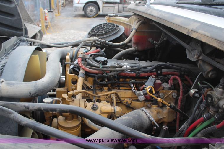 image for item H1377 2007 Freightliner Business Class M2 rollback truck