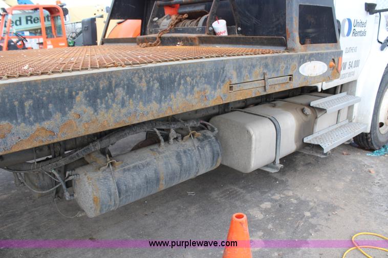 image for item H1377 2007 Freightliner Business Class M2 rollback truck