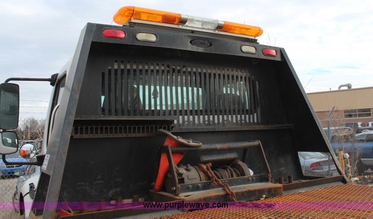 image for item H1377 2007 Freightliner Business Class M2 rollback truck