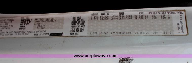 image for item H1377 2007 Freightliner Business Class M2 rollback truck