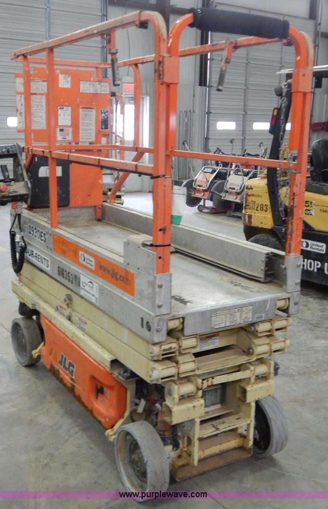 image for item I1225 2006 JLG 1930ES electric scissor lift