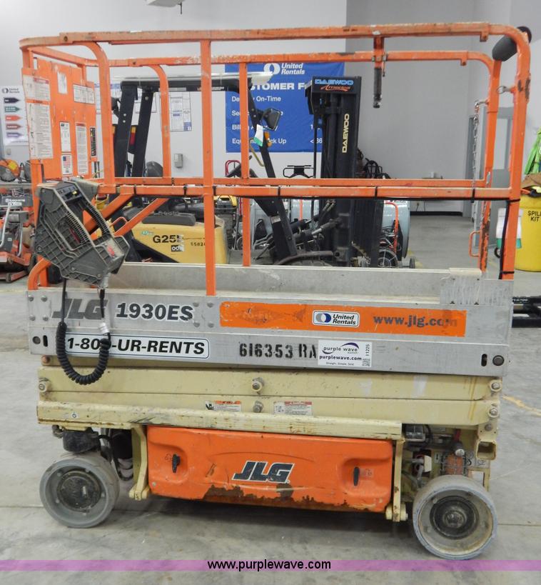 image for item I1225 2006 JLG 1930ES electric scissor lift