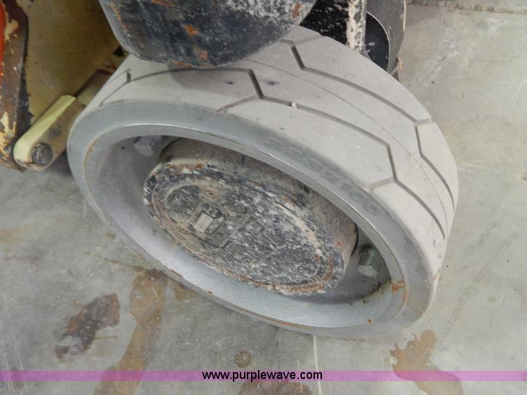 image for item I1225 2006 JLG 1930ES electric scissor lift