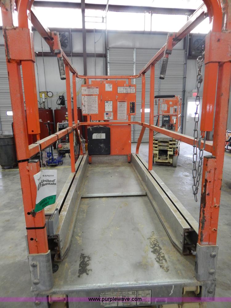 image for item I1225 2006 JLG 1930ES electric scissor lift