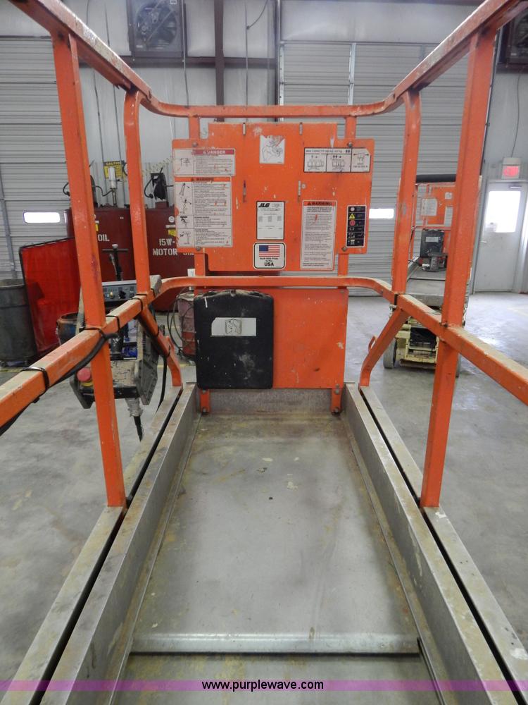 image for item I1225 2006 JLG 1930ES electric scissor lift