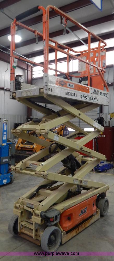 image for item I1225 2006 JLG 1930ES electric scissor lift