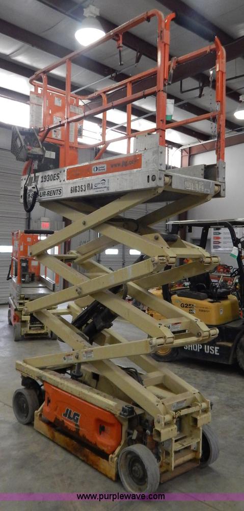 image for item I1225 2006 JLG 1930ES electric scissor lift