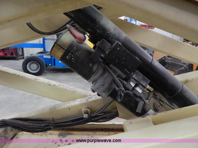 image for item I1225 2006 JLG 1930ES electric scissor lift