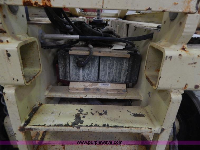 image for item I1225 2006 JLG 1930ES electric scissor lift