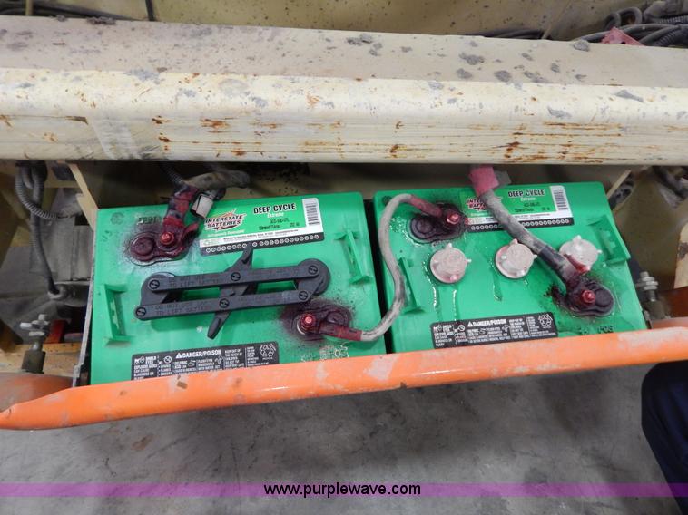 image for item I1225 2006 JLG 1930ES electric scissor lift