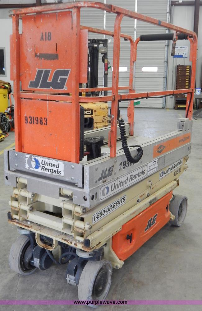 image for item I1226 2007 JLG 1930ES electric scissor lift