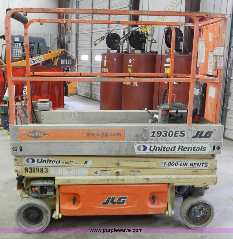 image for item I1226 2007 JLG 1930ES electric scissor lift