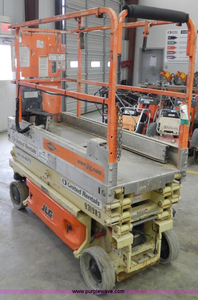 image for item I1226 2007 JLG 1930ES electric scissor lift