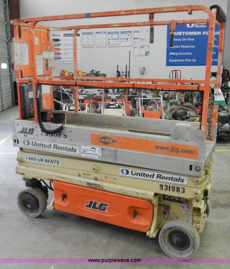 image for item I1226 2007 JLG 1930ES electric scissor lift