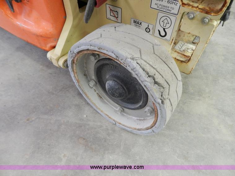 image for item I1226 2007 JLG 1930ES electric scissor lift