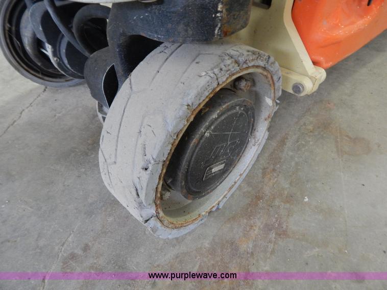 image for item I1226 2007 JLG 1930ES electric scissor lift