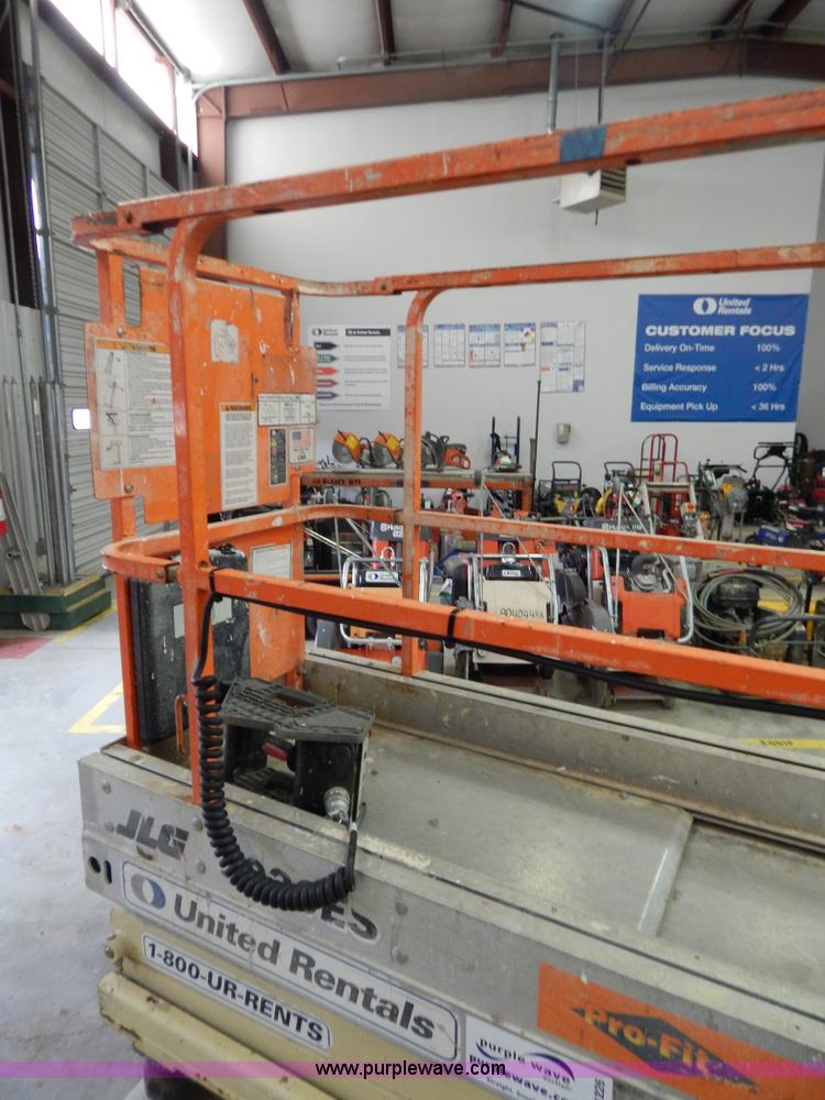 image for item I1226 2007 JLG 1930ES electric scissor lift
