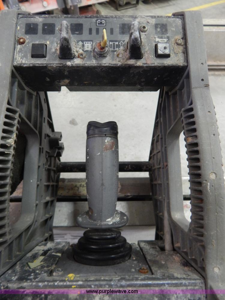 image for item I1226 2007 JLG 1930ES electric scissor lift