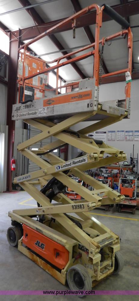 image for item I1226 2007 JLG 1930ES electric scissor lift
