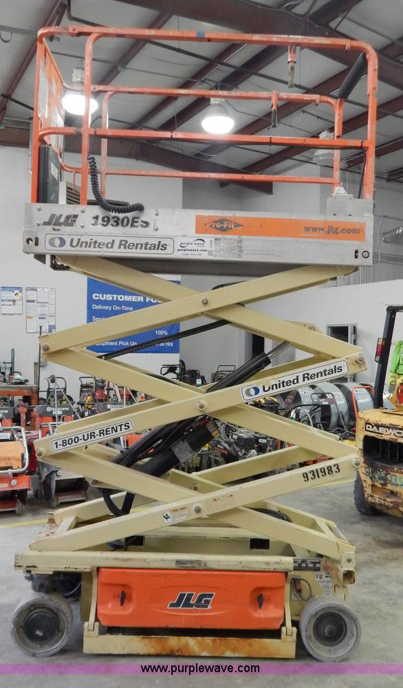 image for item I1226 2007 JLG 1930ES electric scissor lift
