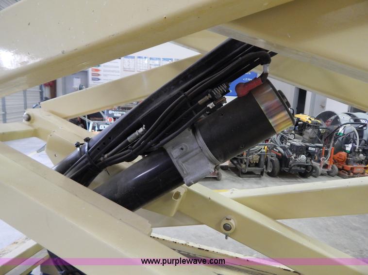 image for item I1226 2007 JLG 1930ES electric scissor lift