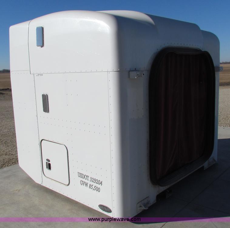 image for item AE9046 Unibilt Ultracab semi sleeper