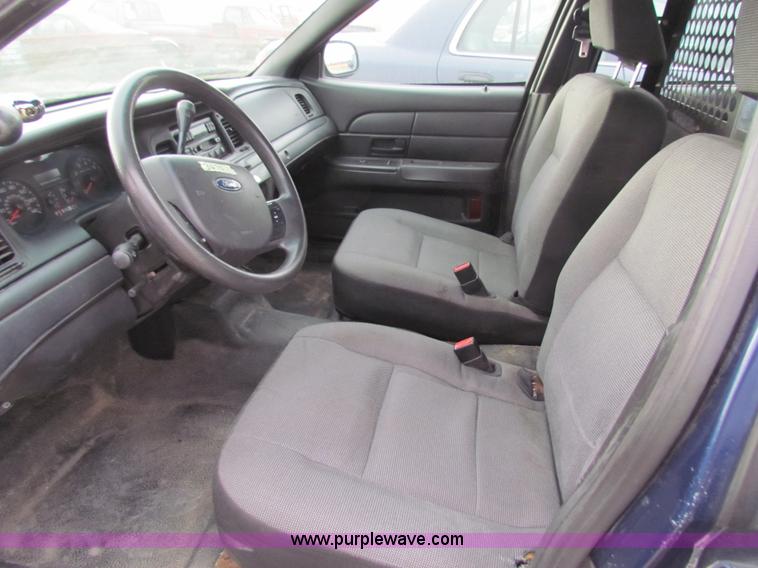 image for item AE9066 2006 Ford Crown Victoria Police Interceptor