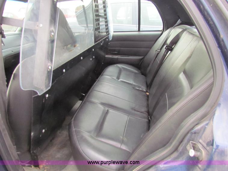 image for item AE9066 2006 Ford Crown Victoria Police Interceptor