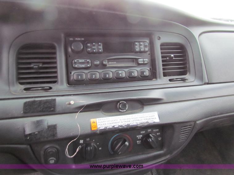 image for item AE9066 2006 Ford Crown Victoria Police Interceptor