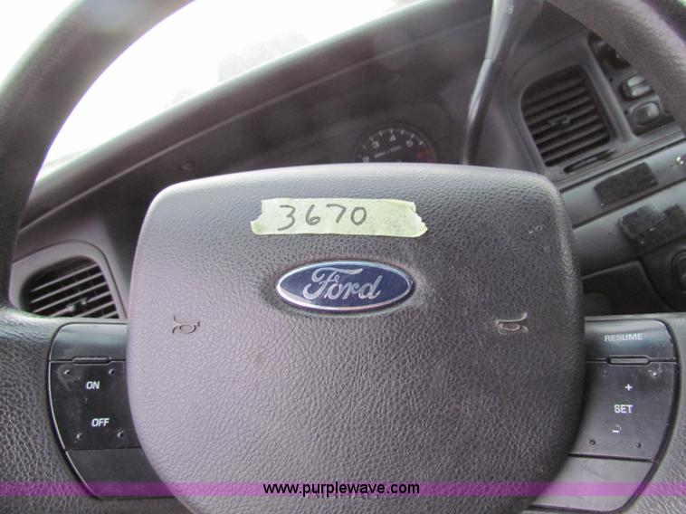 image for item AE9066 2006 Ford Crown Victoria Police Interceptor