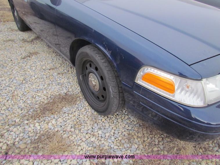 image for item AE9066 2006 Ford Crown Victoria Police Interceptor