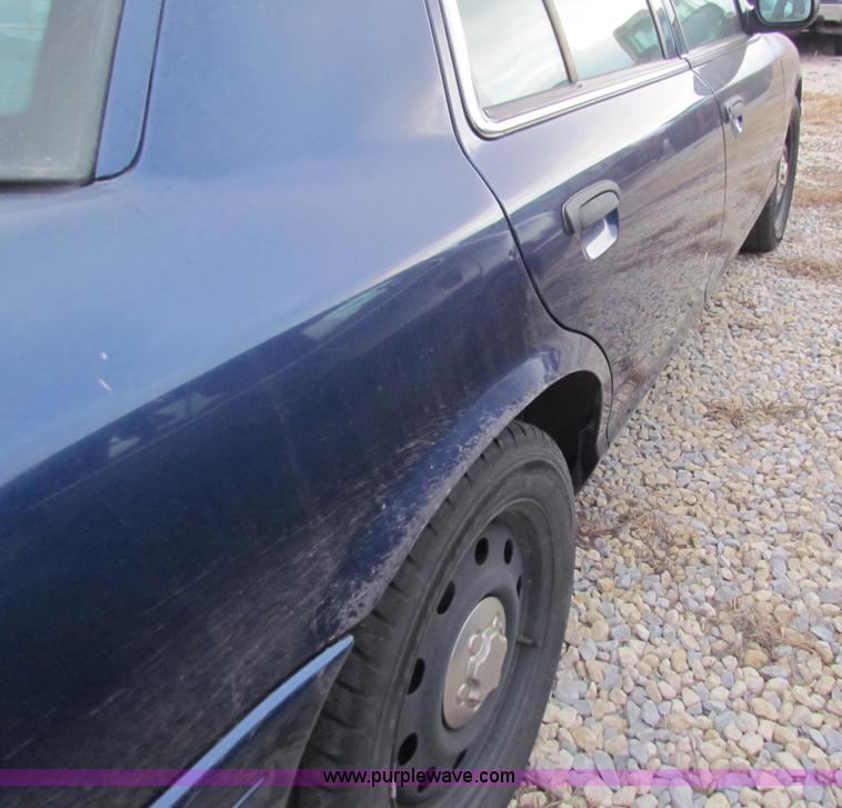 image for item AE9066 2006 Ford Crown Victoria Police Interceptor