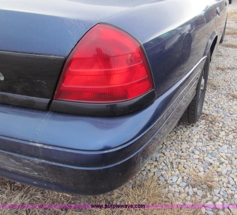 image for item AE9066 2006 Ford Crown Victoria Police Interceptor