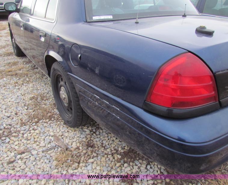 image for item AE9066 2006 Ford Crown Victoria Police Interceptor