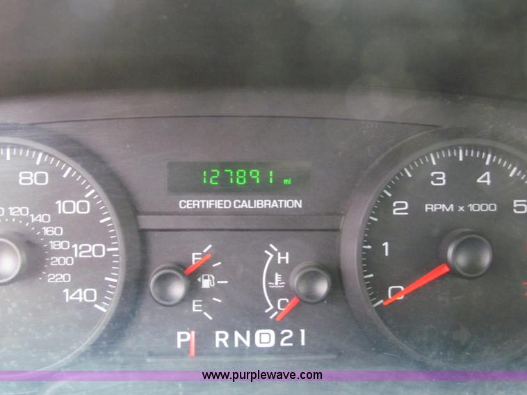 image for item AE9066 2006 Ford Crown Victoria Police Interceptor