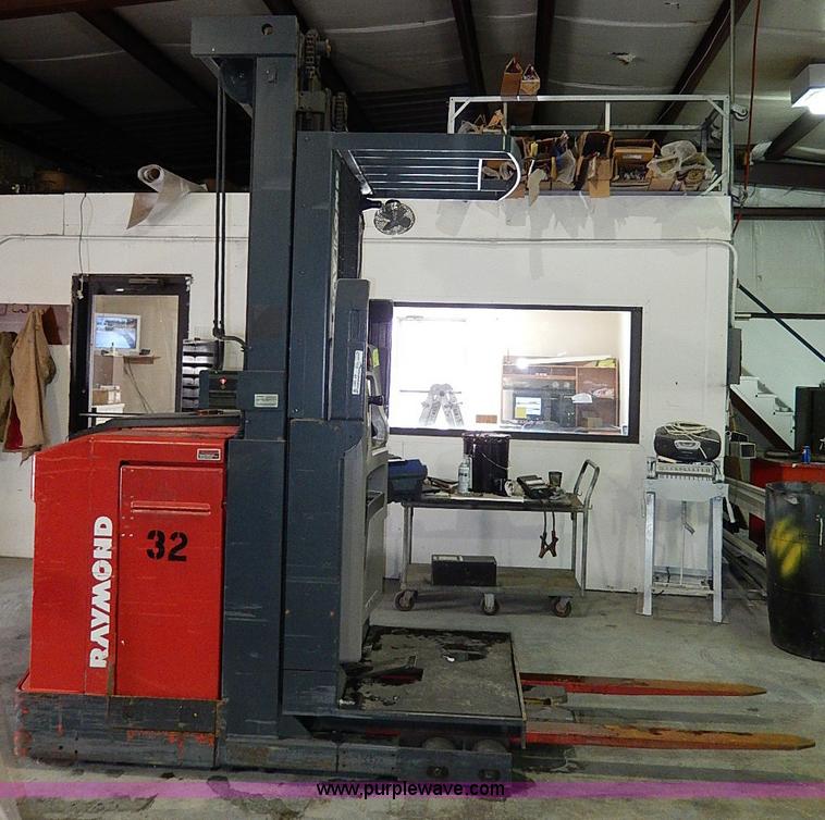 image for item AP9201 2003 Raymond SCR100-18-750T1 electric warehouse picker forklift