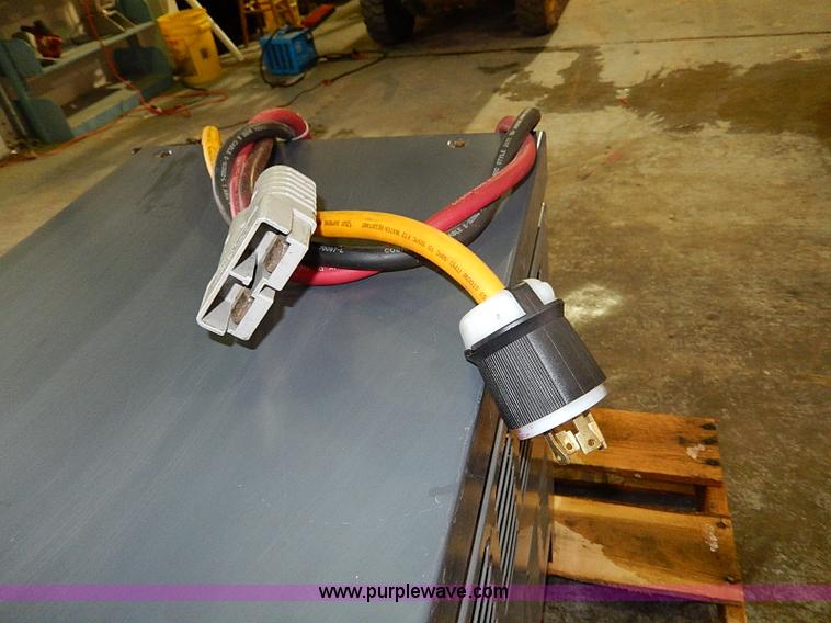 image for item AP9201 2003 Raymond SCR100-18-750T1 electric warehouse picker forklift