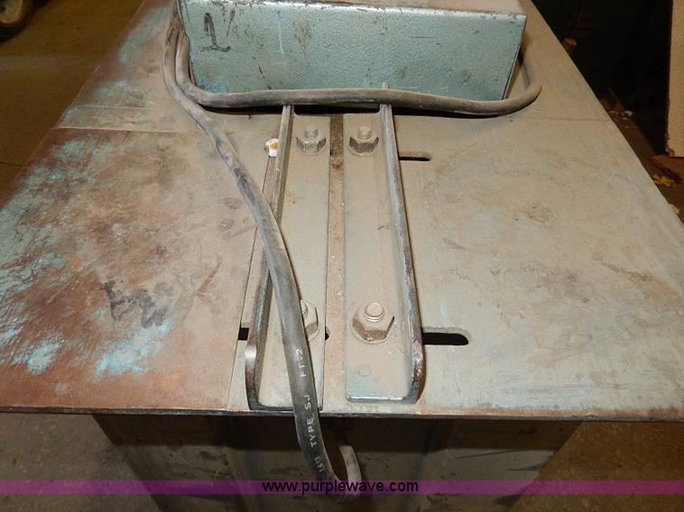 image for item AU9777 (2) forming machines