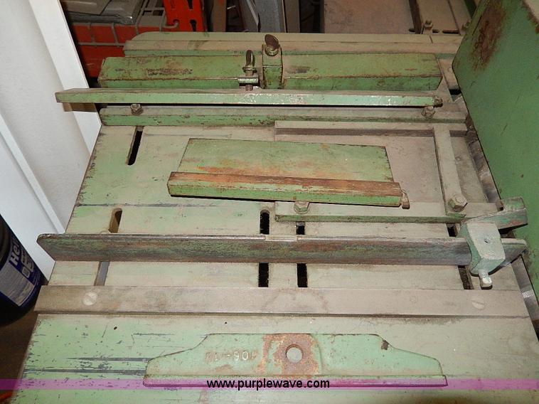 image for item AU9777 (2) forming machines