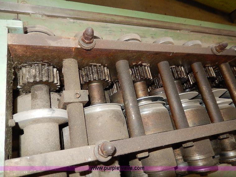 image for item AU9777 (2) forming machines